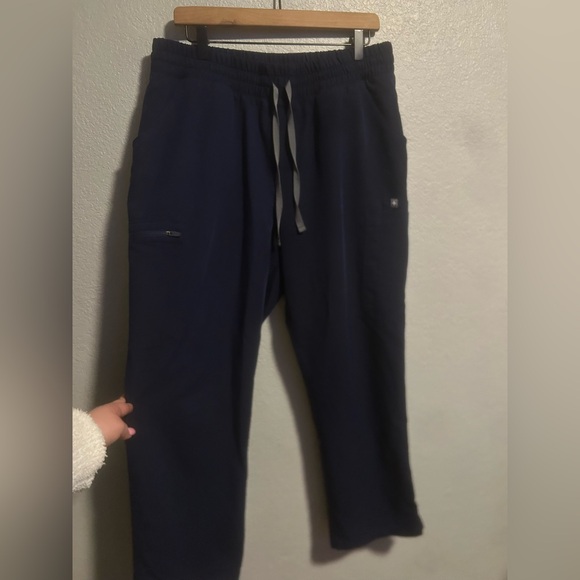 Figs navy blue two piece set - Picture 6 of 15